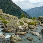 Il ruscello con vista sulla valle